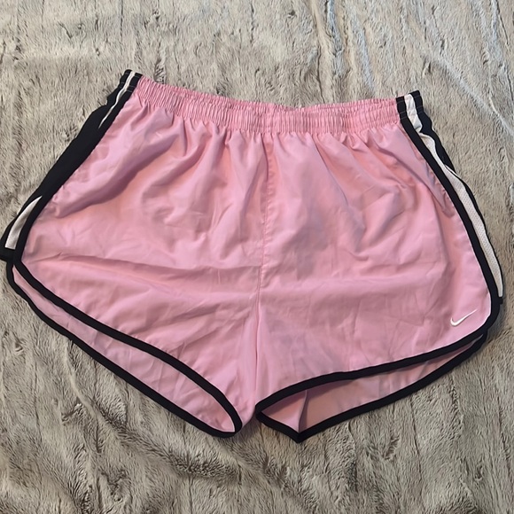 Nike dri fit baby pink shorts - Picture 2 of 8